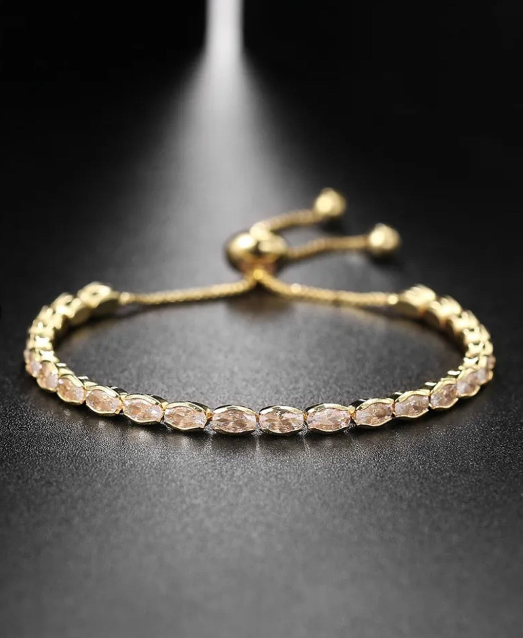Pulsera Ajustable Dorada con Zirconias